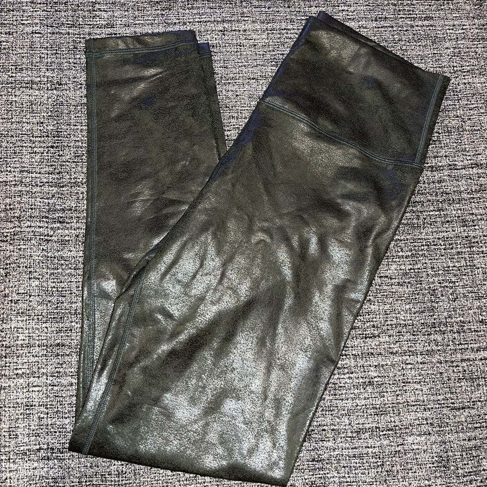 Offline by Aerie leggings || green crackle pattern || women’s size large